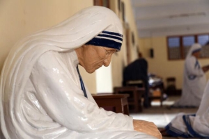 Мать Тереза покинула обитель Лорето, чтобы служить беднейшим из Калькутты