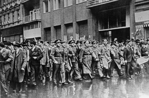 В Праге началось вооруженное восстание против гитлеровских оккупантов