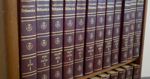 Публикация первого тома «Энциклопедии Британники» в Эдинбурге