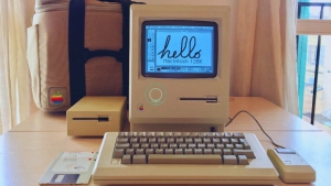 Запущен первый в мире персональный компьютер с графическим интерфейсом – Apple Macintosh