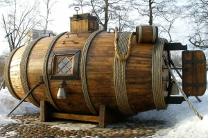 Русский плотник Ефим Никонов начал строительство первой подводной лодки по приказу Петра I