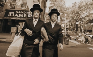 В Новом Амстердаме (ныне Нью-Йорк) евреям запрещено строить синагоги