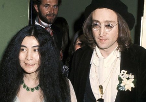 В британском консульстве на Гибралтаре зарегистрирован брак Джона Леннона и Йоко Оно