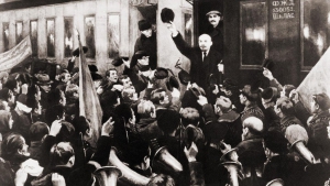 Владимир Ленин прибыл из эмиграции на Финляндский вокзал Петрограда