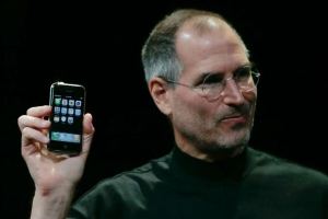 В США поступил в продажу первый iPhone
