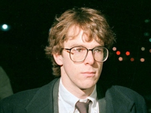 24-летнему американскому студенту Роберту Моррису предъявляется обвинение в создании и запуске компьютерного вируса