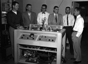 Американская компания Ampex продемонстрировала первый в мире видеомагнитофон VR-1000