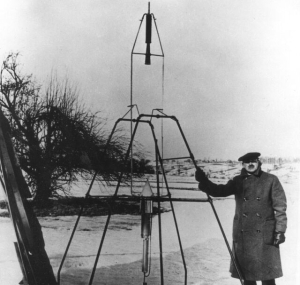 Запущена первая в мире ракета на жидком топливе