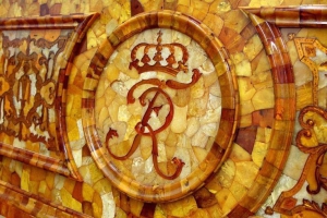 Германия передала России фрагменты подлинной Янтарной комнаты