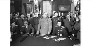 Подписан окончательный Акт о безоговорочной капитуляции Германии, а 9 мая объявлено Днем Победы