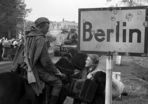 Завершилась Берлинская стратегическая наступательная операция советских войск