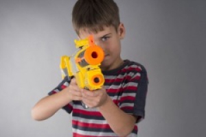 Всемирный день уничтожения военной игрушки