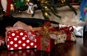 День поиска подарков под ёлкой