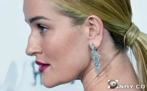 День носа с горбинкой