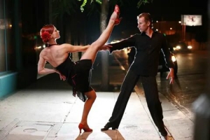 День соблазнительных танцев