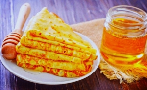 День блинов с медом