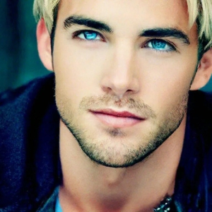 День голубоглазого блондина