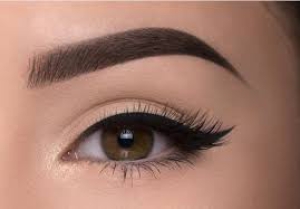 День женщин с натуральными бровями