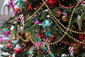 День размышления над тем, куда делись ёлочные украшения