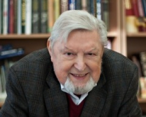 Лев Николаев