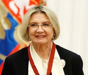 Алла Демидова